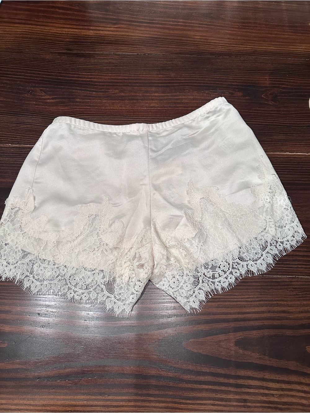 Brit The Label Lace-Trim Shorts
